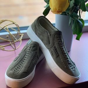 Gently worn Marc Fisher platform slip on shoes!